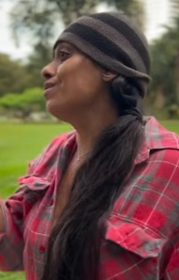 H1502020 Uma vendedora ambulante, surpreendeu um diretor de empresa (Part 2)