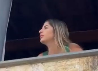 H1203019 Mendiga não sabia que ela tinha uma irmã gêmea milionária (Part 2)