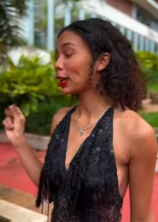 H1502013 Amigas foram brincar com padre, mais não esperavam pela atitude que ele teve (Part 2)