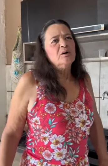 H1621016_Mãe coloca filho namorada folgados para fora de casa part2