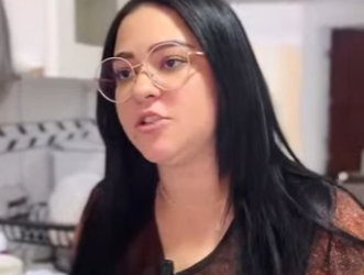 H2010009_Patroa humilha empregada, sem lembrar do seu passado_part2.mp4