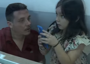 H2003017_Menina inteligente expõe madrasta na frente do pai…_part2.mp4
