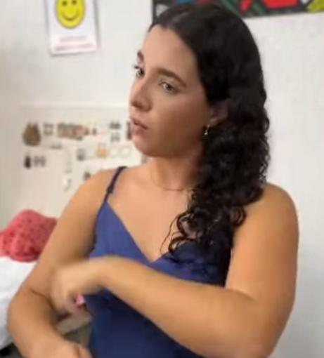 H2503007_Ela fez isso para aumentar as vendas no dia da mul_part2.mp4