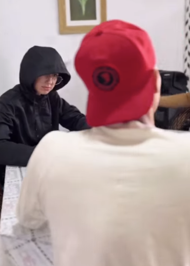 H2310011_Mãe fica refém da sua própria filha_part2.mp4