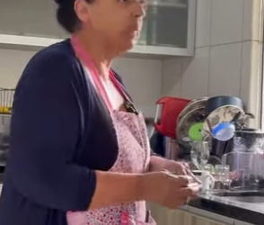 H2910008_Isso que minha Esposa fazia com Empregada quando eu não estava_part2.mp4