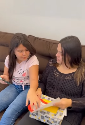 H0402016_Mãe cancela festa de anos após ouvir isso no telefone_part2.mp4