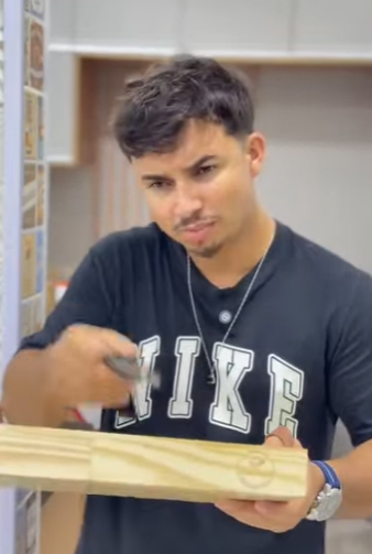 H0328003_O clima ficou estranho dentro daquela casa_part2.mp4