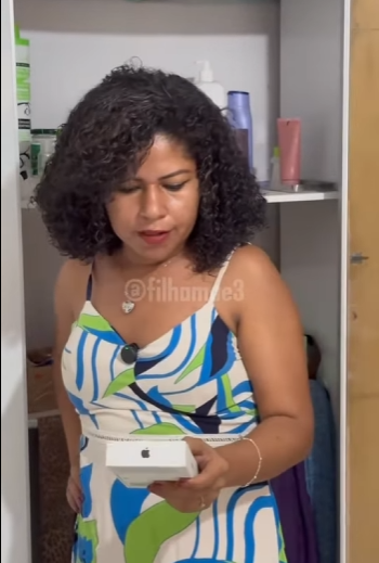 H0406024_Ela descobriu que irmã gastou dinheiro da mãe olha olha oque ela fez_part2.mp4