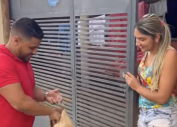 H1014009_Vendedor de rua REJElTADO por empresária de sucesso, ela só não imaginava que isso fosse acontecer part2