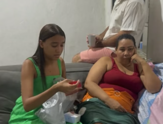 E1905020 Vejam o presente que o pai biológico de Júlia mandou para ela! part2