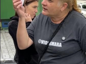 A1805013_Aproveitou o descuido da amiga para usar seu cartão…_part2