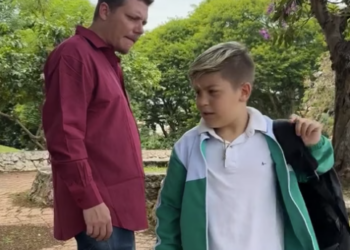 A1805017_Menino humilde ensina uma grande lição ao menino milionário…_part2
