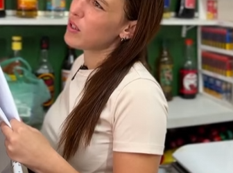 T1301012 Ela não vende mais fiado porque quando tem dinheiro eles compram em outro lugar part2