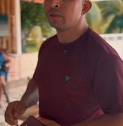 T1118009 Episódio de hoje: Não me sento na mesa com funcionário! part2