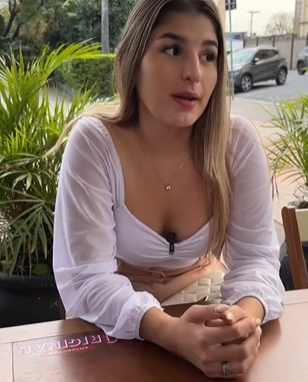 T3430011_Ele tratou mal a garçonete sem saber que ela era na verdade sua chefe_part2