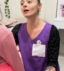 T1799004 Menina recebe uma lição de vida de seu pai por ser mimada! Part2