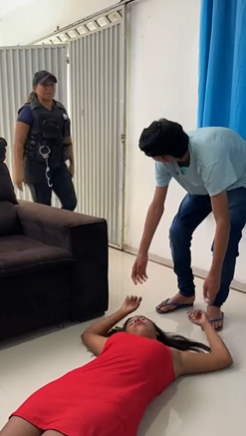 T1799014 Um anjo salva mulher de um homem que fingiu ser pai part2