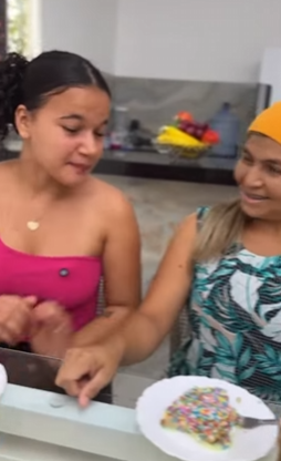 T1799018 Empregada salvou a patroa milionária e recebeu uma grande recompensa part2
