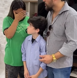 T1316004 Homem rico descobre que o menino de rua é seu filho part2