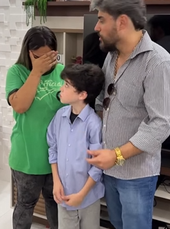 T1316004 Homem rico descobre que o menino de rua é seu filho part2