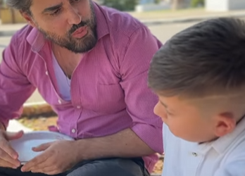 T1316011 Criança malcriada joga fora sua comida e seu pai lhe ensina uma grande lição part2