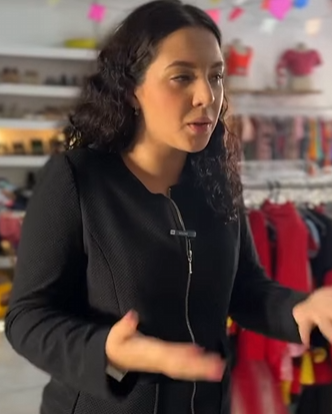 T1301018_Funcionária arrogante recebe lição de cliente humilde_part2