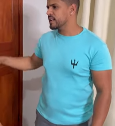 T0800022 Patrão pega Funcionária Humilh4ndo a outra part2