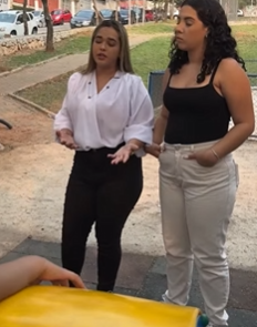 T1301024 Da rua para a Esperança, Graças a uns sapatos feito de sacolas part2
