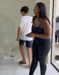 T1701024_Ela trouxe o filho para o primeiro encontro Parte2