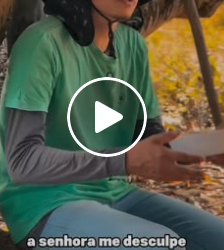 T5707002 Com um simples gesto de bondade ele conseguiu ajudar todo mundo!