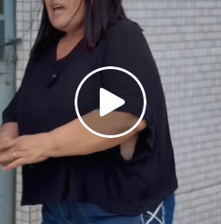 T5707026 Carla trabalhou, comprou e a sogra levava. Tudo pra agradar a filha e