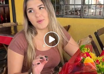 T1716026 Nunca tente brincar com duas mulheres inteligentes