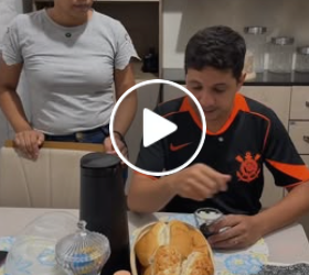 T4527024 Ericka teve uma surpresa no dia das mães!