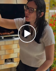 Se dependesse dela, vivia às custas da vizinha sem o menor peso na cons_part2 T07